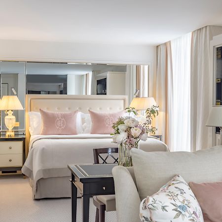 Hotel Intercontinental Paris Le Grand By Ihg Esterno foto A bedroom at The Ivy Collection