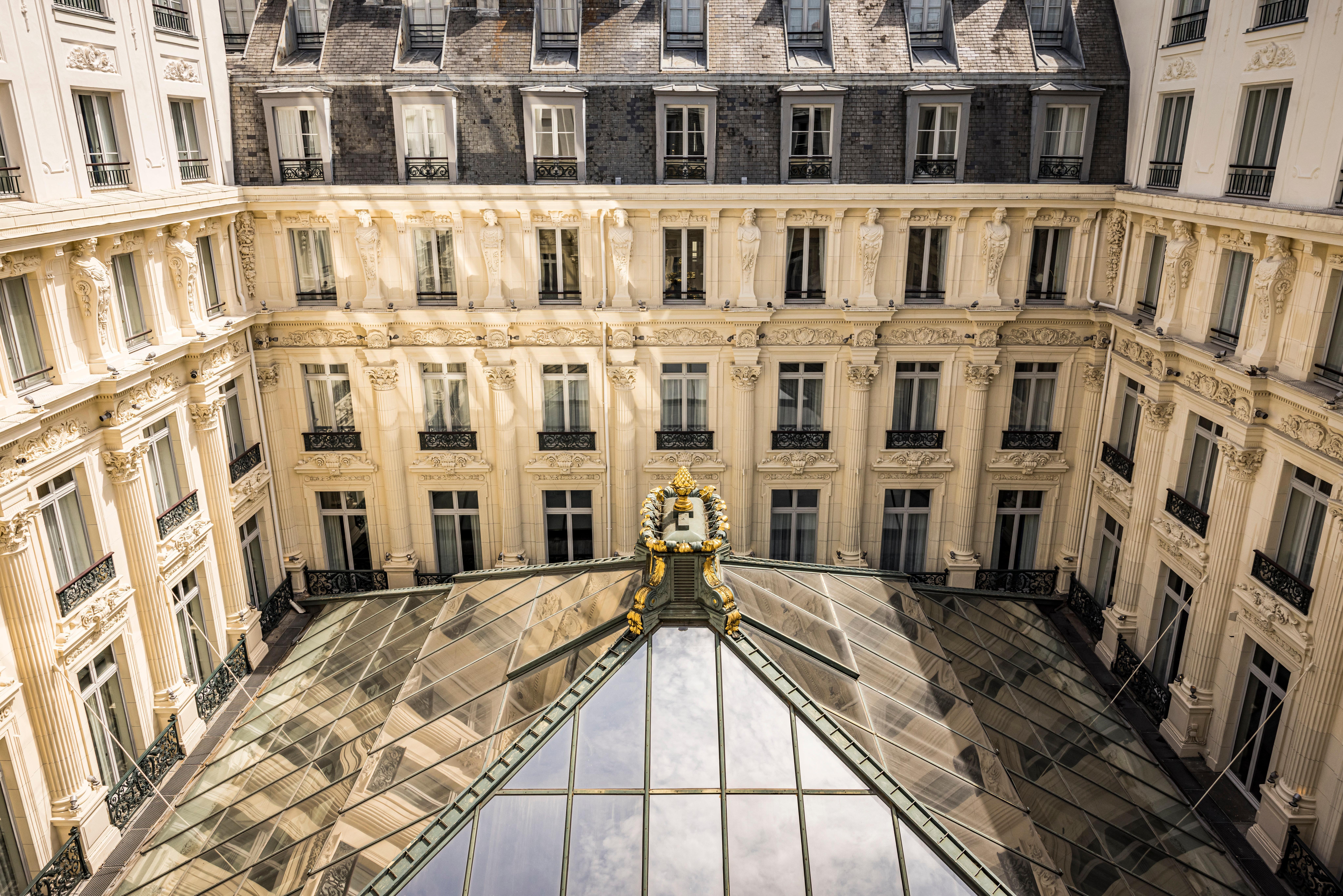 Hotel Intercontinental Paris Le Grand By Ihg Esterno foto The courtyard of the Hôtel de Crillon