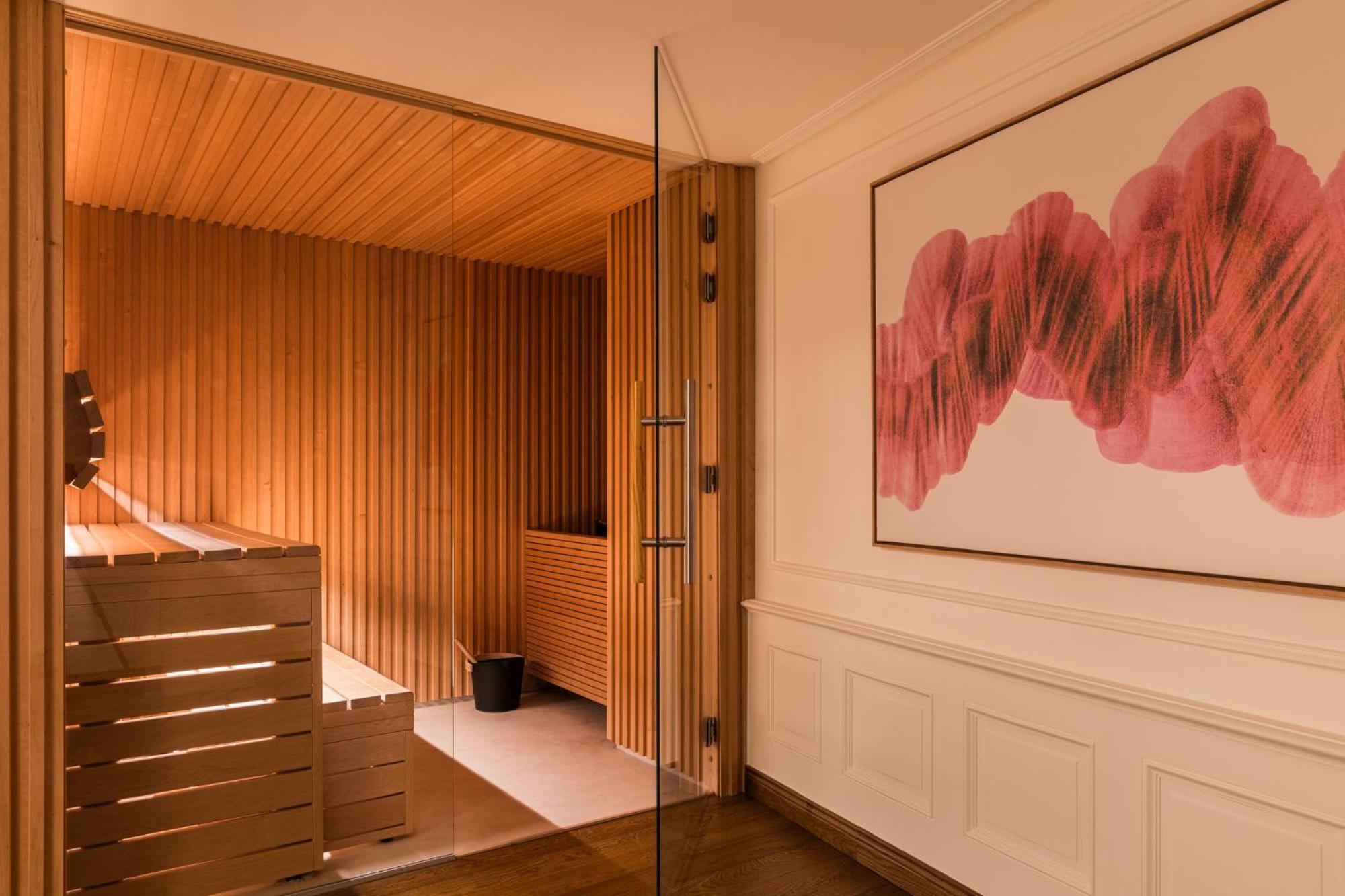 Hotel Intercontinental Paris Le Grand By Ihg Esterno foto A private sauna at The Dorchester, London