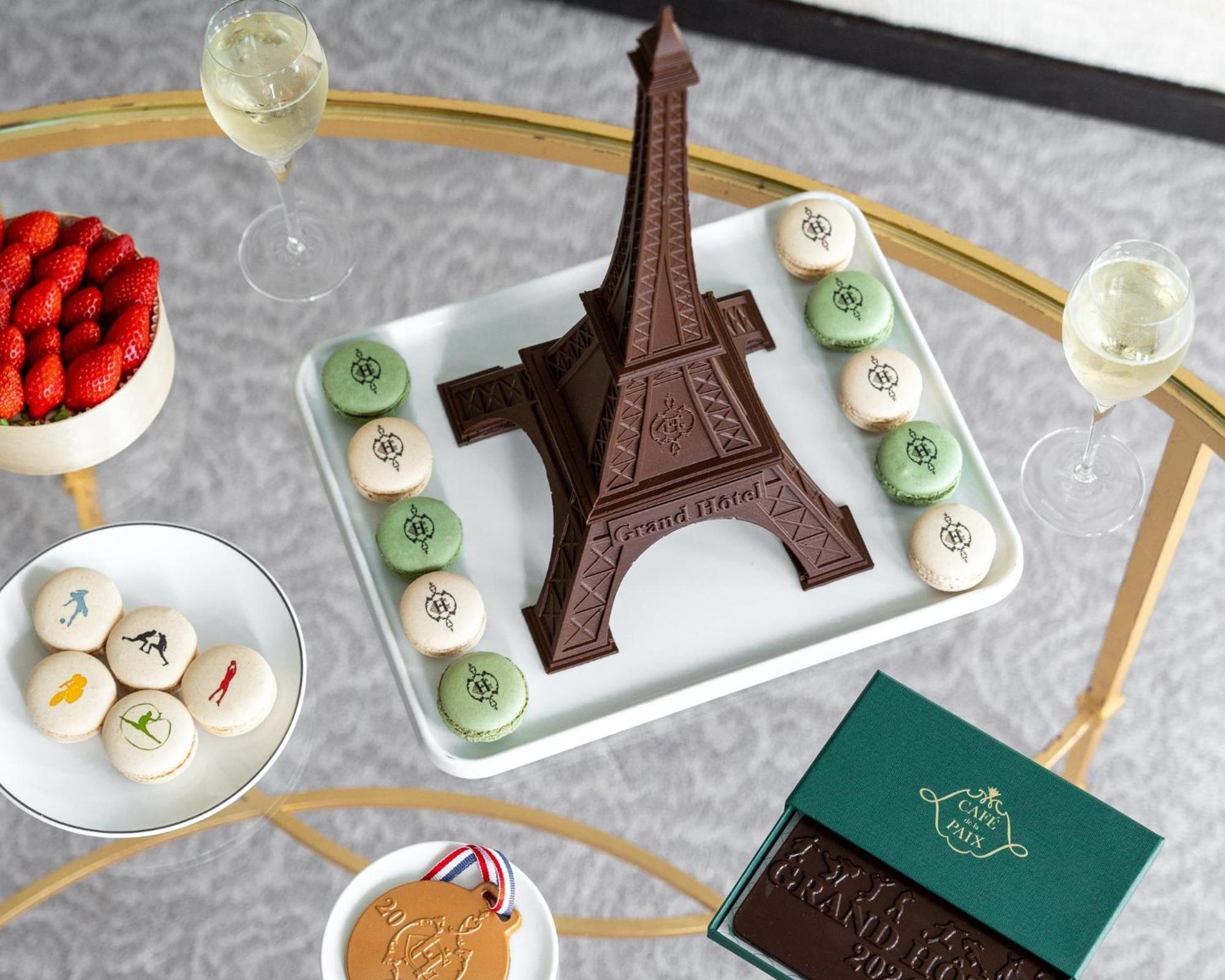 Hotel Intercontinental Paris Le Grand By Ihg Esterno foto Chocolate tower